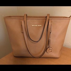 Michael Kors Jet Set Travel Tote